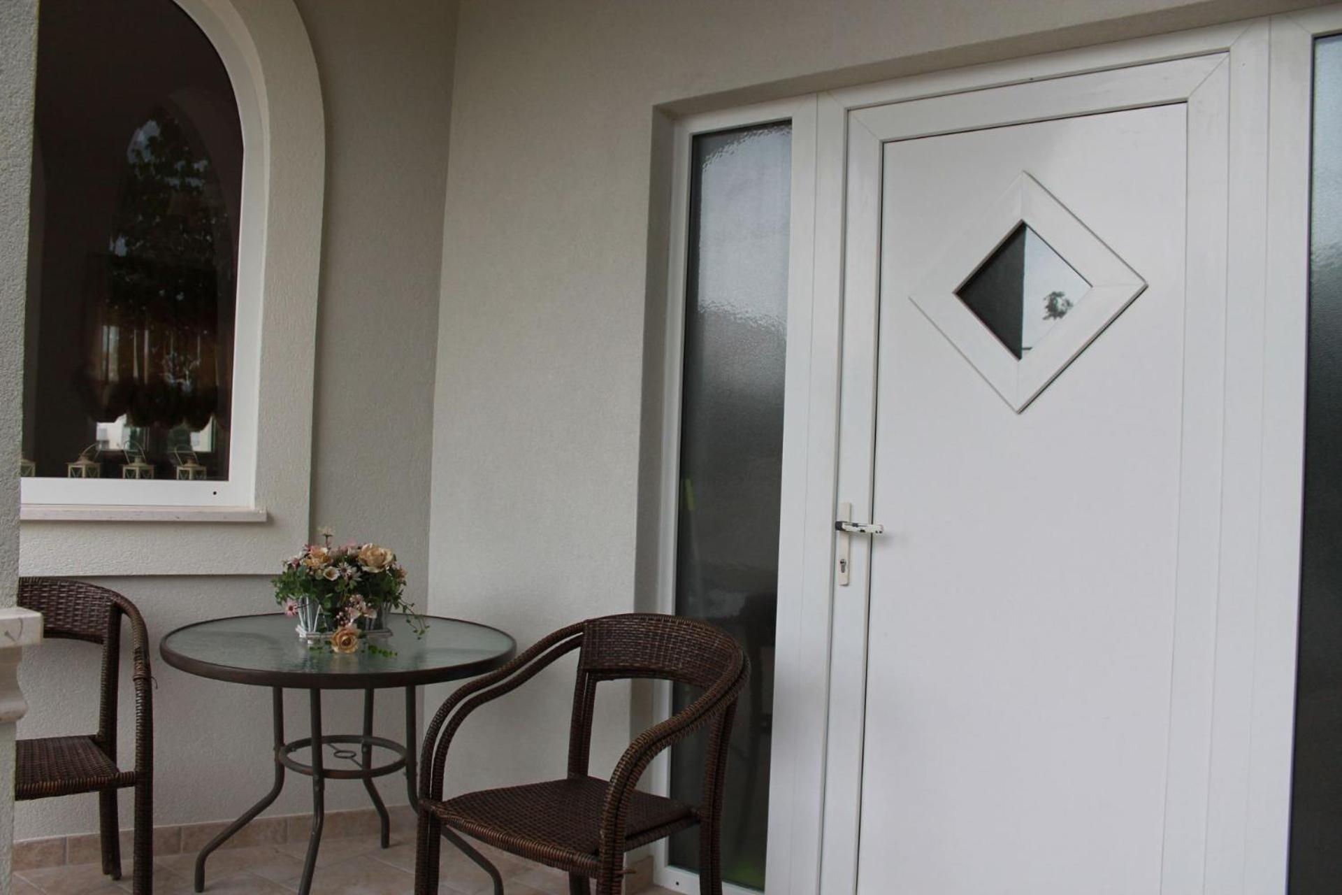 Holiday Home Darko - With Parking Split Exterior photo